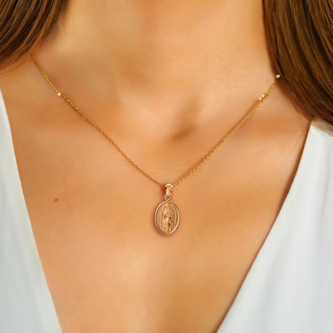 Medalla Oval Virgen de Guadalupe con cadena - Oro 14k Laminado