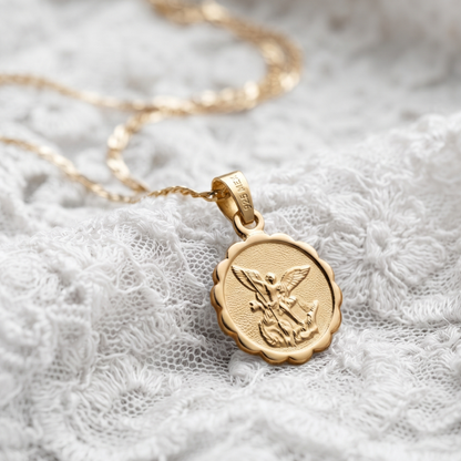 Medalla San Miguel Arcángel con cadena - Oro 14K laminado - Modelo Turín