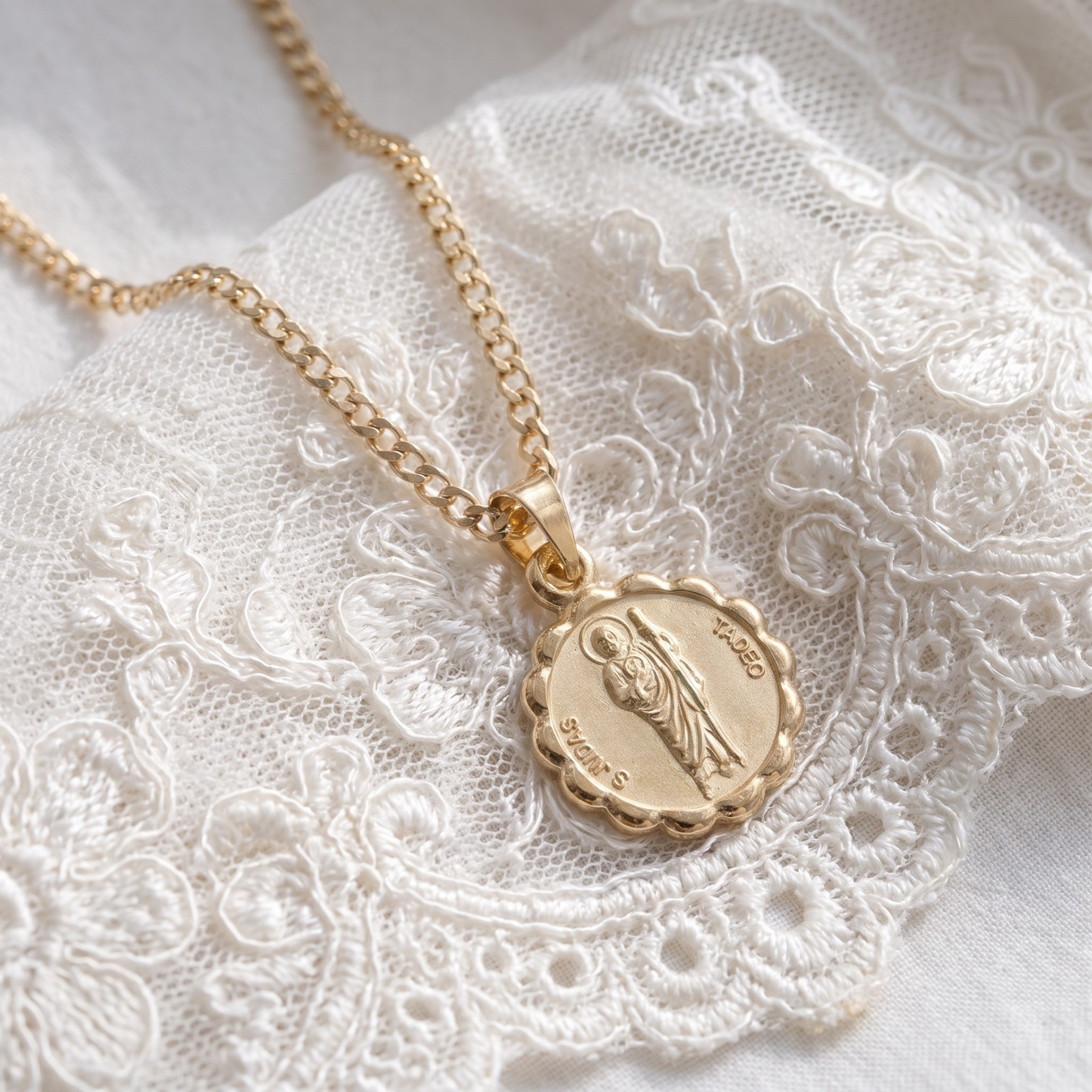 Medalla redonda San Judas Tadeo con cadena - Oro 14k Laminado
