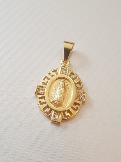 Medalla Virgen de Guadalupe con cadena - Oro 14K laminado con zirconias