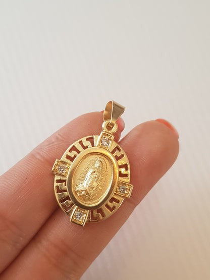 Medalla Virgen de Guadalupe con cadena - Oro 14K laminado con zirconias