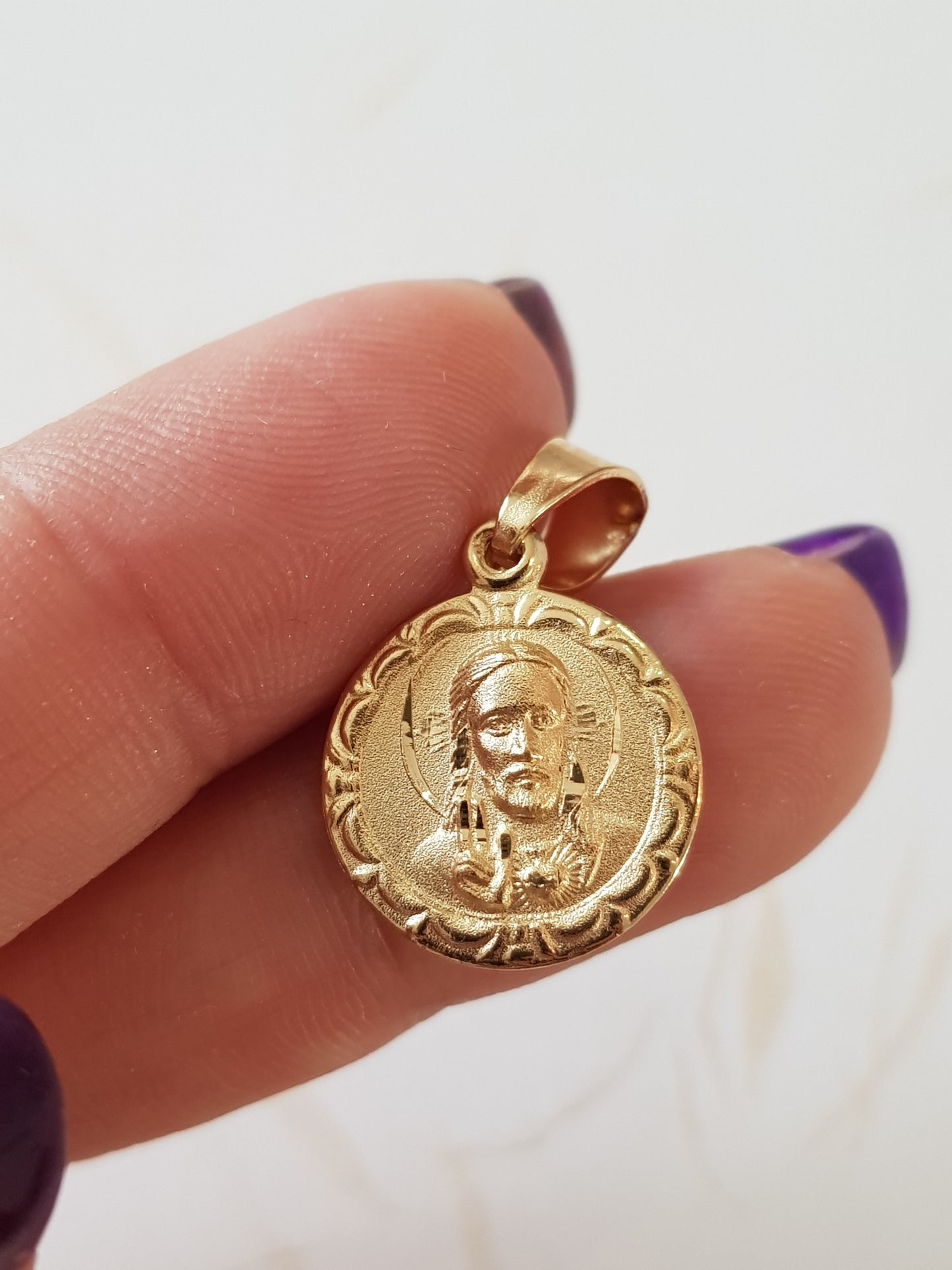 Medalla Sagrado Corazón de Jesús con cadena - Oro 14K Laminado - 7BA