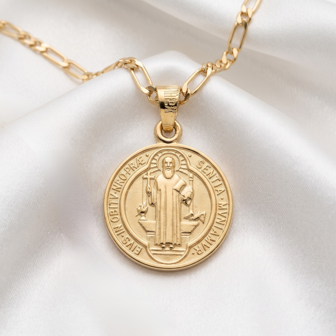 Medalla San Benito con cadena para hombre - Oro 14K laminado
