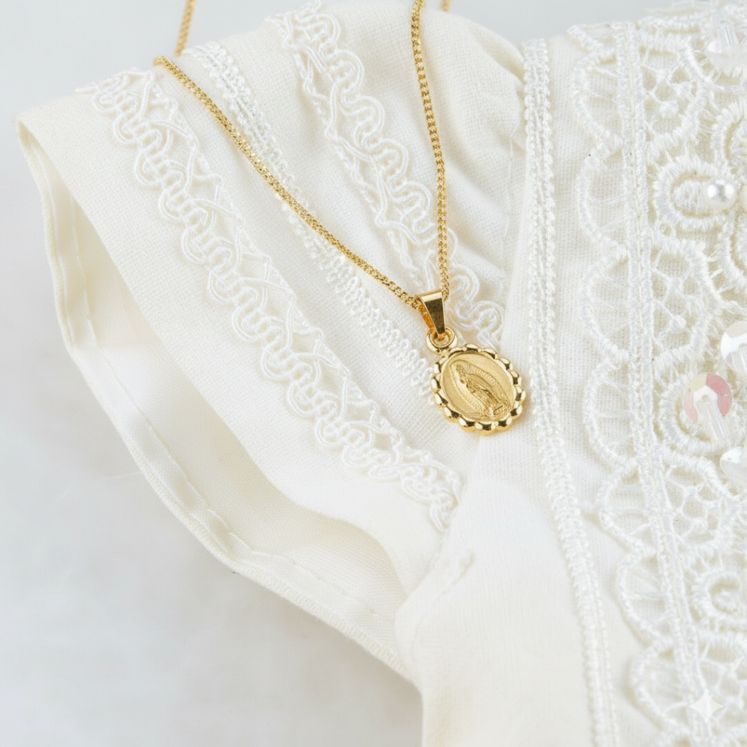 Medalla bautizo Virgen de Guadalupe Oval con cadena - Oro 14K laminado