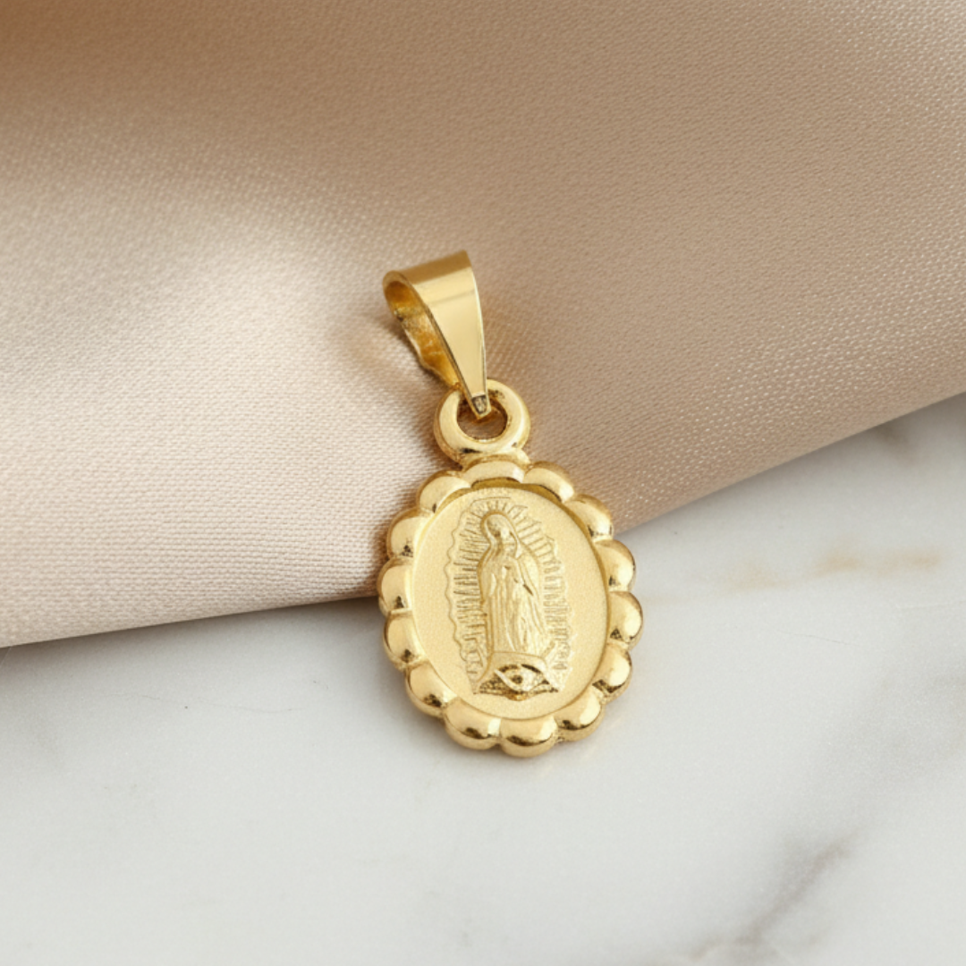 Medalla bautizo Virgen de Guadalupe Oval con cadena - Oro 14K laminado