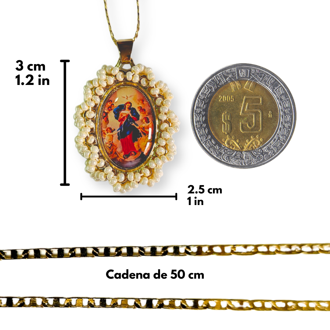 Medalla Virgen Desatanudos Chapa de Oro 14k con Chaquira Perla