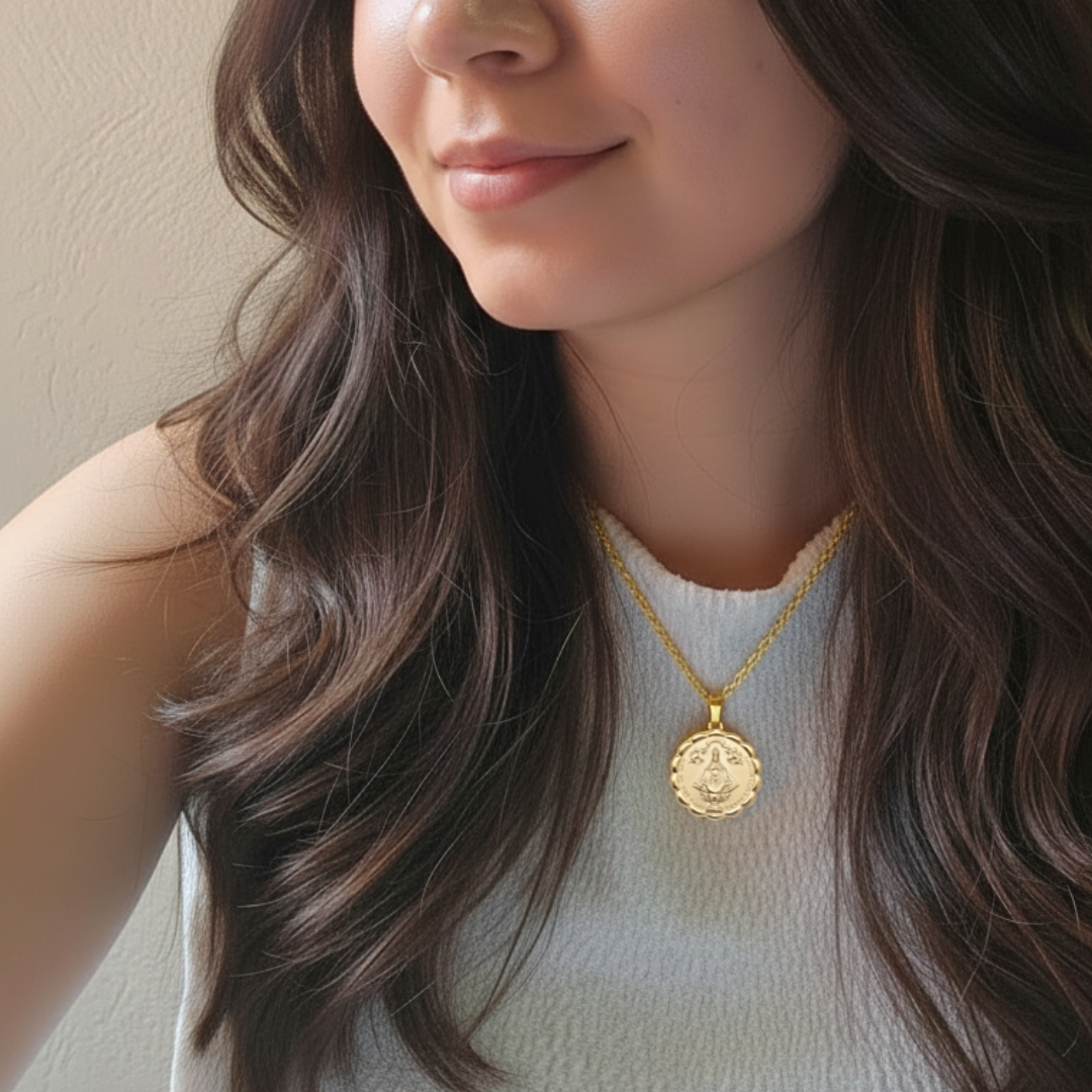 Medalla Virgen San Juan de los Lagos con cadena - Oro 14K laminado