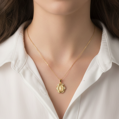 Medalla Flor Virgen de Guadalupe con cadena - Oro 14K Laminado con zirconias
