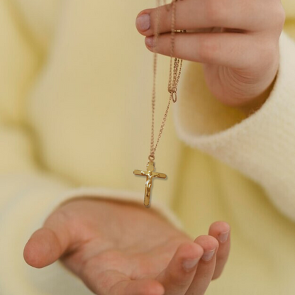 Cruz delgada Cristo con cadena - Oro 14K Laminado