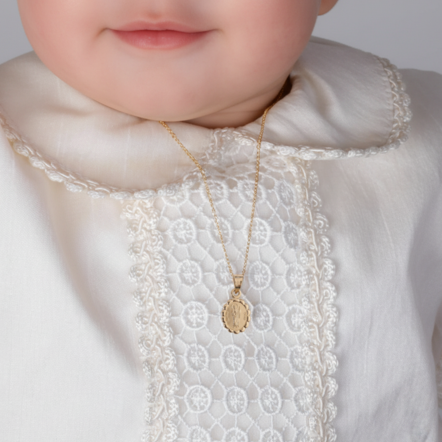 Medalla bautizo San Judas Tadeo oval con cadena - Oro 14K laminado