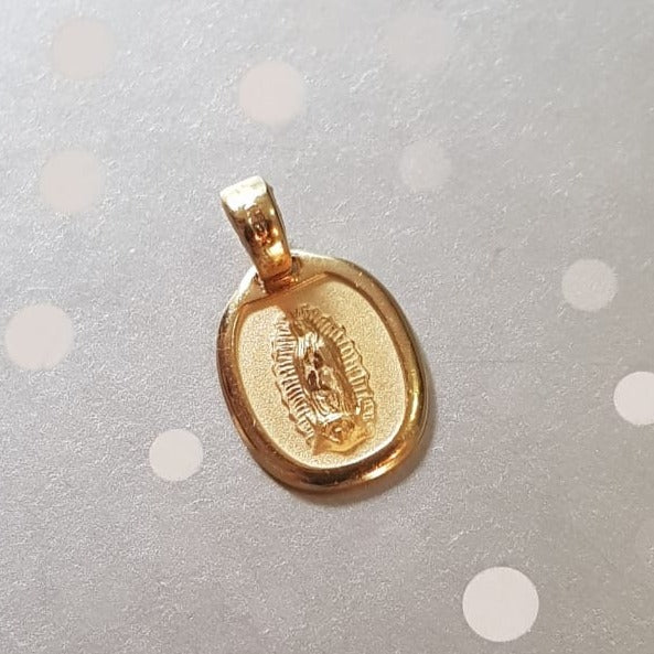 Medalla Oval Virgen de Guadalupe con cadena - Oro 14K laminado