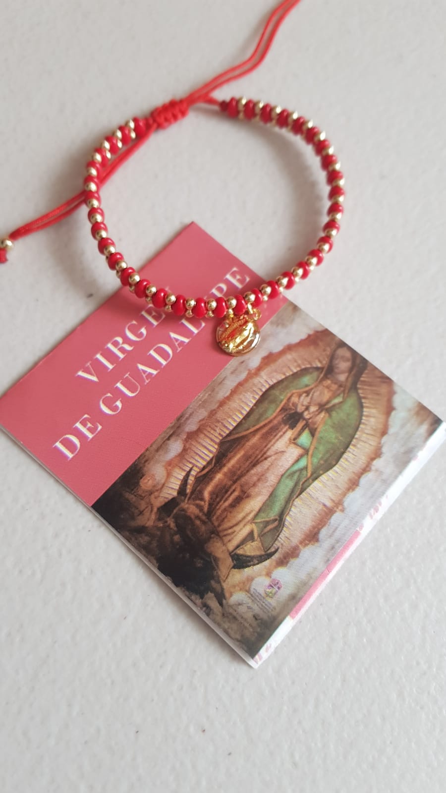 Pulsera roja de cuentas Virgen de Guadalupe - Baño de oro Tricolor