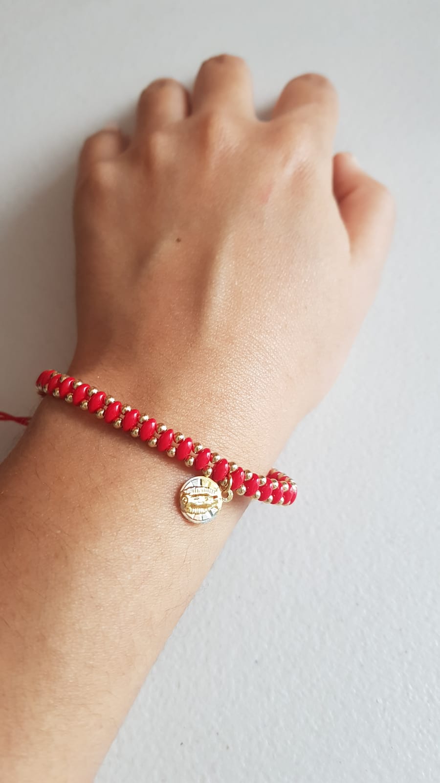 Pulsera roja de cuentas Virgen de Guadalupe - Baño de oro Tricolor