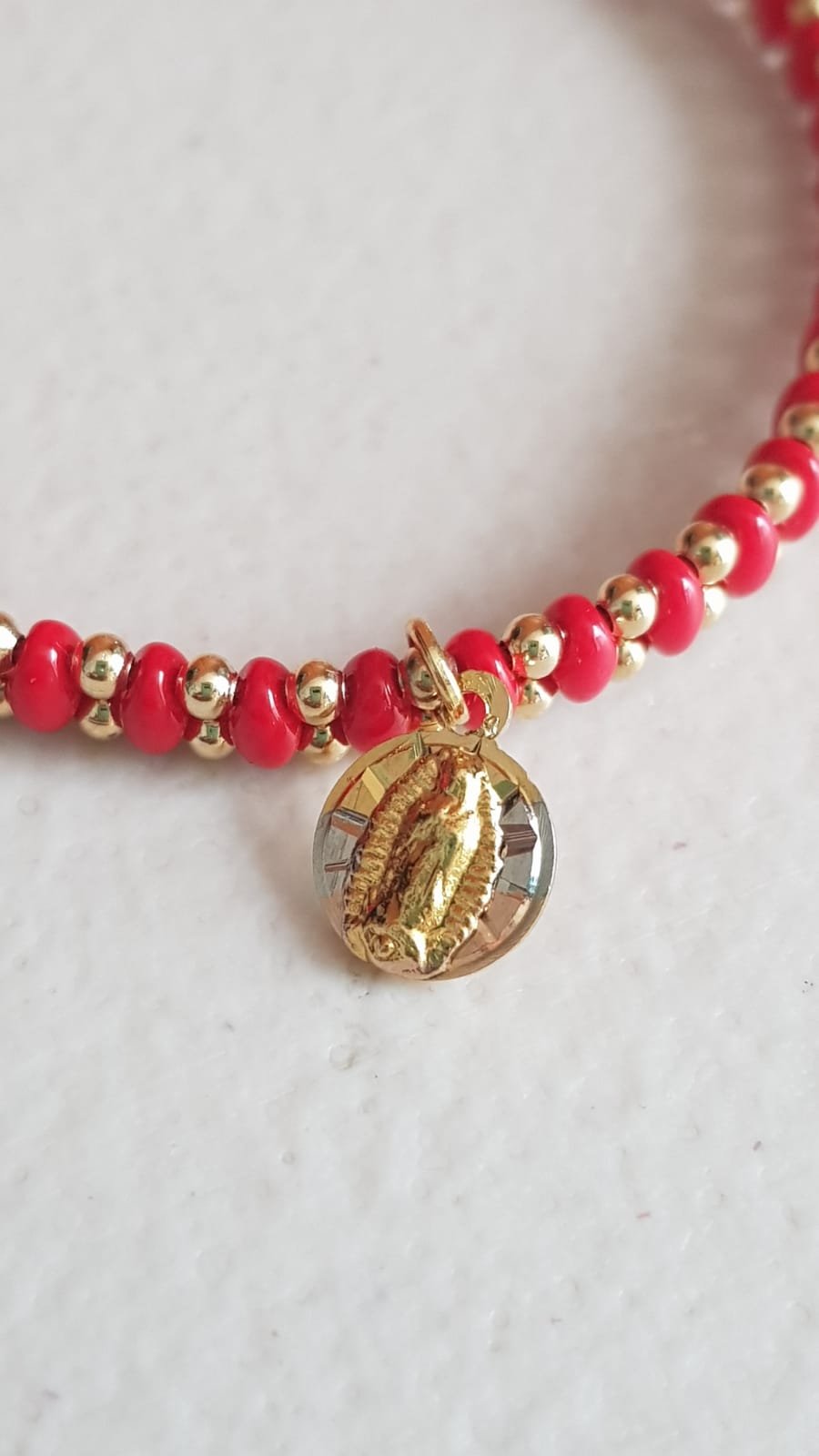 Pulsera roja de cuentas Virgen de Guadalupe - Baño de oro Tricolor