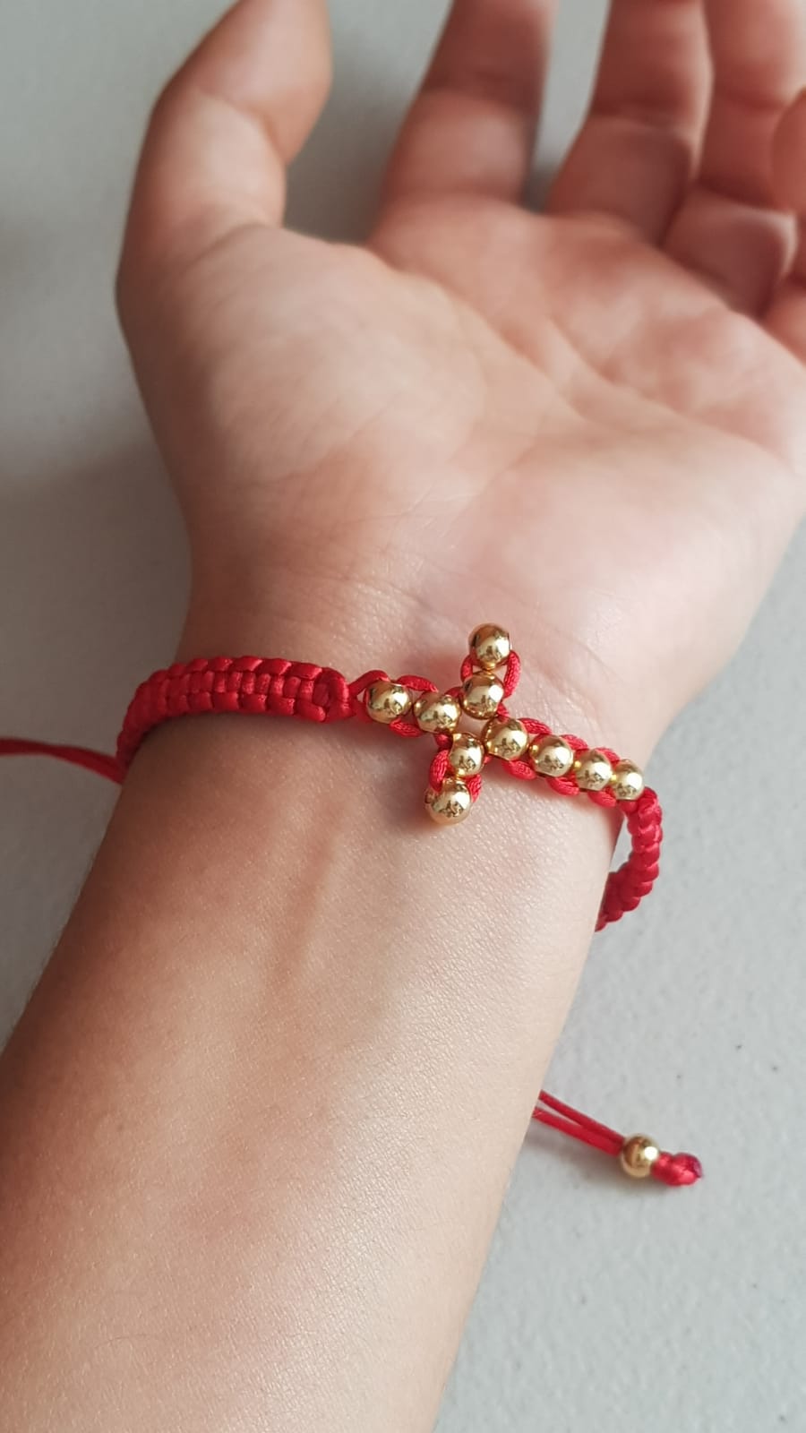 Pulsera tejida roja ajustable Cruz horizontal - Oro 14k laminado