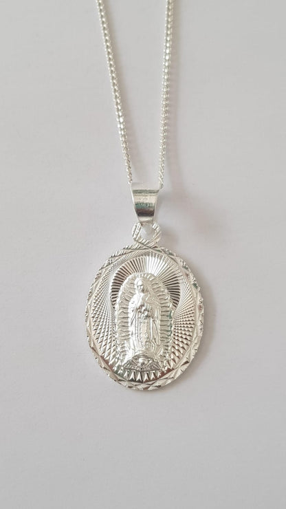 Medalla Virgen de Guadalupe con cadena - Plata esterlina 925