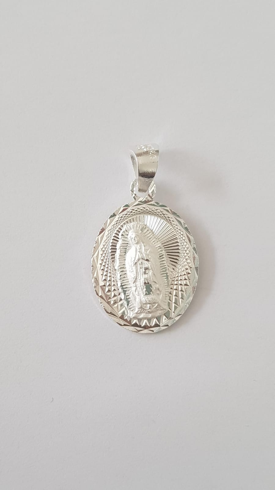 Medalla Virgen de Guadalupe con cadena - Plata esterlina 925