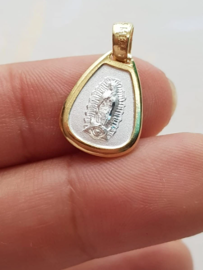 Medalla Virgen de Guadalupe con cadena - Plata esterlina 925 - Bisel de Baño de Oro 14k