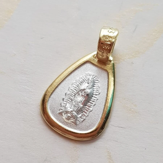 Medalla Virgen de Guadalupe con cadena - Plata esterlina 925 - Bisel de Baño de Oro 14k