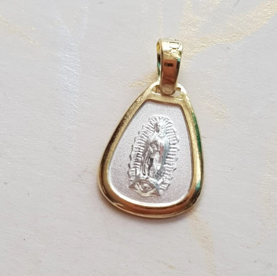 Medalla Virgen de Guadalupe con cadena - Plata esterlina 925 - Bisel de Baño de Oro 14k