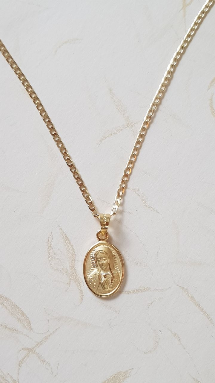 Medalla Rostro Virgen de Guadalupe con cadena - Oro 14k Laminado - Oval