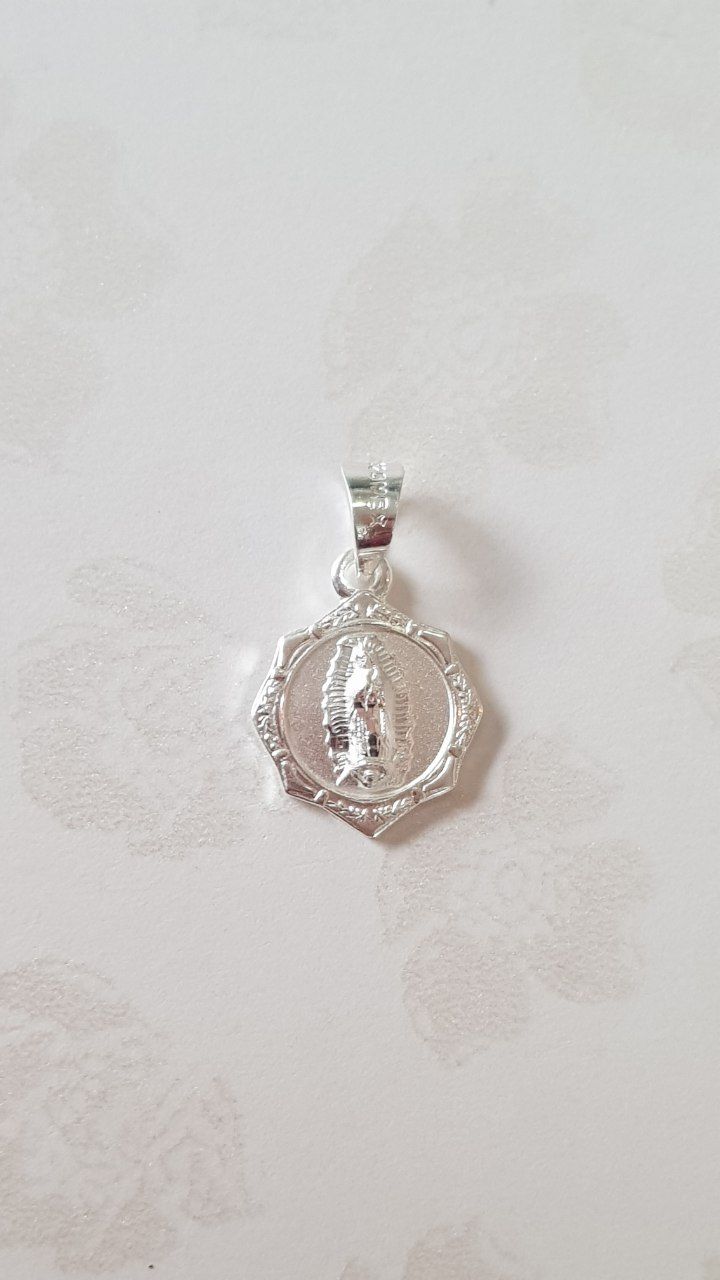 Medalla Virgen de Guadalupe con cadena - Plata esterlina 925