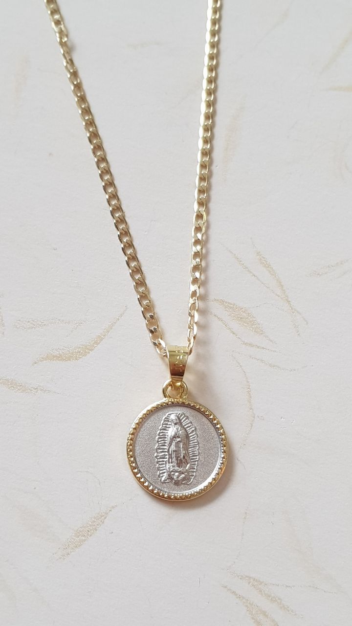 Medalla Virgen de Guadalupe con cadena - Plata esterlina 925 - Bisel de Baño de Oro 14k